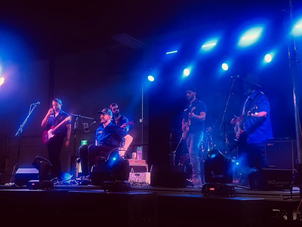 HIRTLE live performance